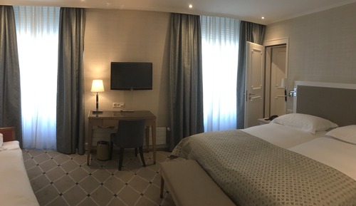Family Room, 2 Bedrooms