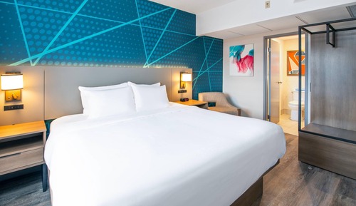 1 King Bed, 1 Bedroom Suite