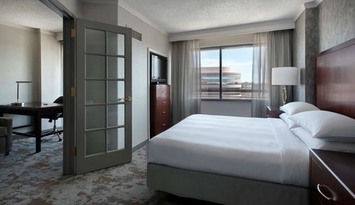 Suite, 1 King Bed, Balcony