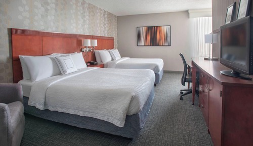 Room, 2 Queen Beds (Hearing Accessible)