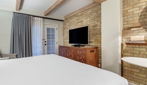Standard Room, 1 Queen Bed