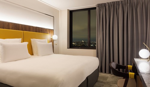 Deluxe Room, 1 King Bed