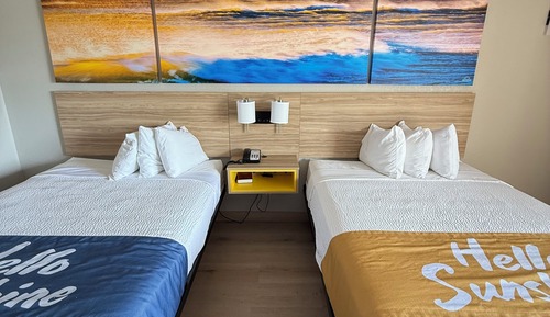 Double Room, 2 Double Beds (Smoking)