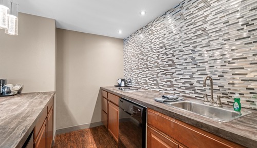 Suite, 1 King Bed, Non Smoking, Kitchenette (with Sofabed)