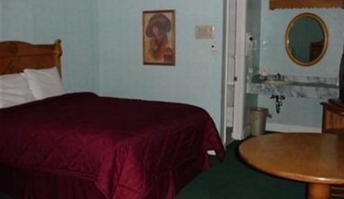 Antique Room, 1 Queen Bed, Ground Floor (Corner Room)