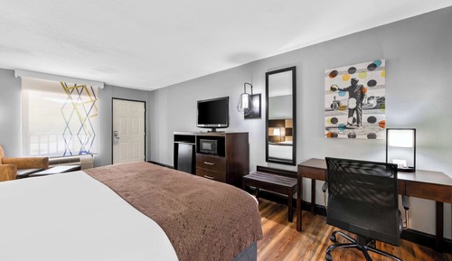 Standard Room, 1 King Bed, Smoking, Refrigerator & Microwave