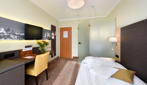 Single Room, Lake View