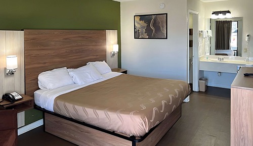 Room, 1 King Bed, Non Smoking