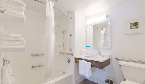 Room, 2 Queen Beds, Accessible, Non Smoking