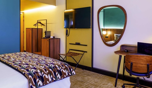 Superior Room, 1 Queen Bed, Bathtub