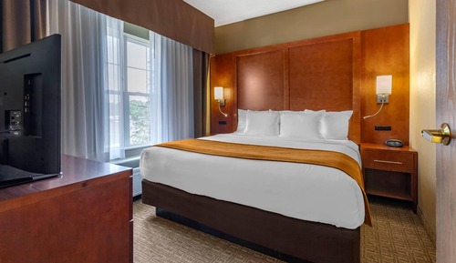 Suite, Multiple Beds, Non Smoking (Upgrade)