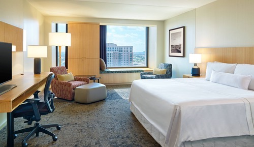 Deluxe Room, 1 King Bed
