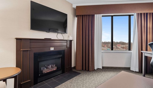 Standard Room, 1 King Bed, Jetted Tub, Tower