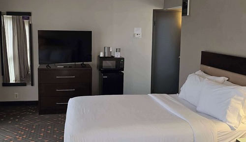 Executive Suite, 1 King Bed with Sofa bed, Non Smoking