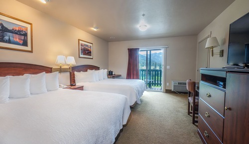 Classic Room, 2 Queen Beds, River View, Ground Floor