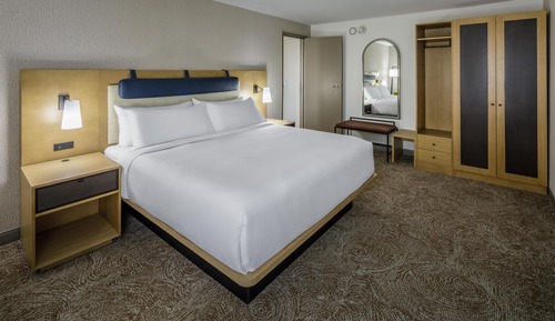 Junior Suite, 1 King Bed, Accessible (Hearing)