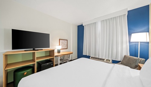 Room, 1 King Bed, Accessible (Mobility, Roll-In Shower)