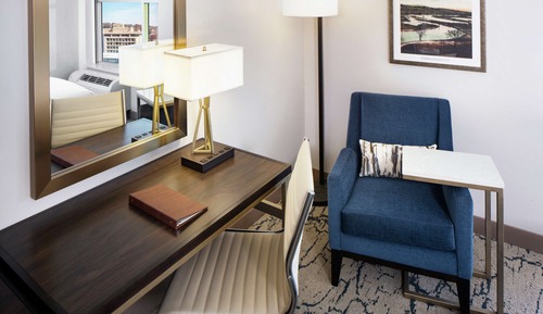 Deluxe Room, 1 King Bed