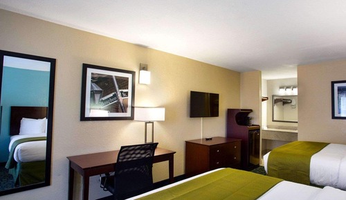 Standard Room, 2 Queen Beds, Non Smoking
