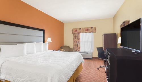 Suite, 1 King Bed, Non Smoking