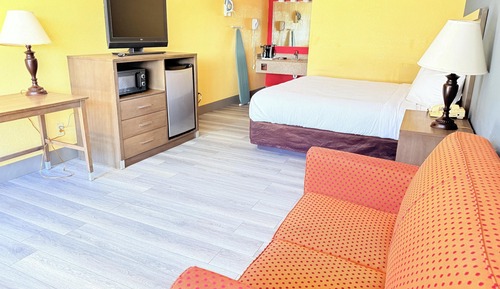Room, 1 King Bed, Smoking