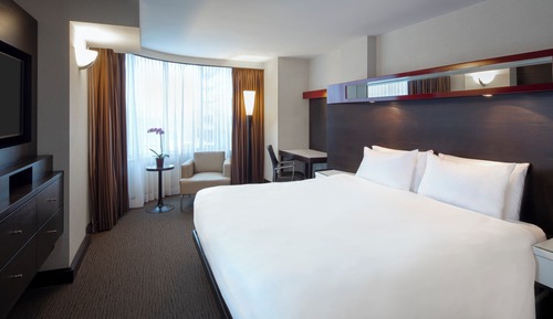 Deluxe Suite, 1 King Bed, City View