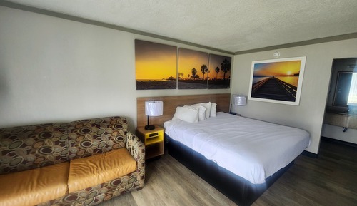 Standard Room, 1 Queen Bed, Accessible