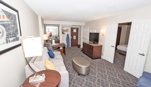 Suite, Accessible, Bathtub