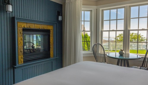 Cottage, 1 King Bed (Pier View)