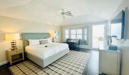 Suite, 1 King Bed (Beach House)