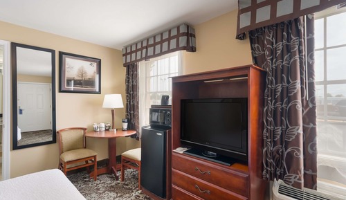 Standard Room, 2 Queen Beds, Accessible, Bathtub