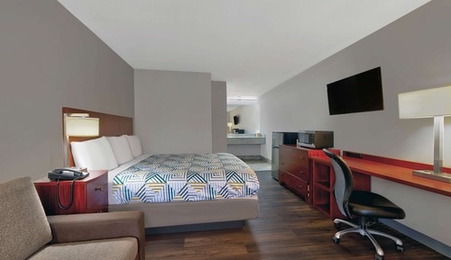 Deluxe Room, 1 King Bed, Non Smoking