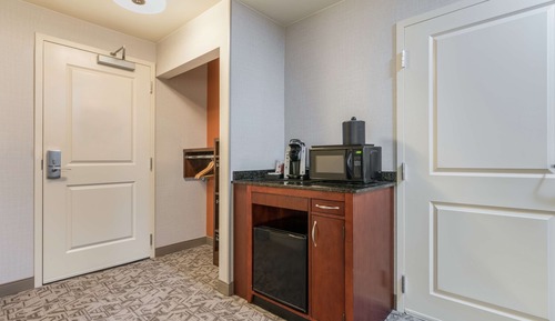 Room, 1 King Bed, Accessible, Bathtub (Mobility & Hearing)