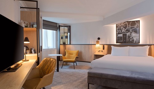 Deluxe Room, 1 King Bed