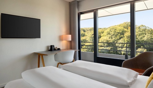 Standard Room, 1 Queen Bed (Small)