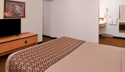 Suite, 1 Queen Bed, Non Smoking