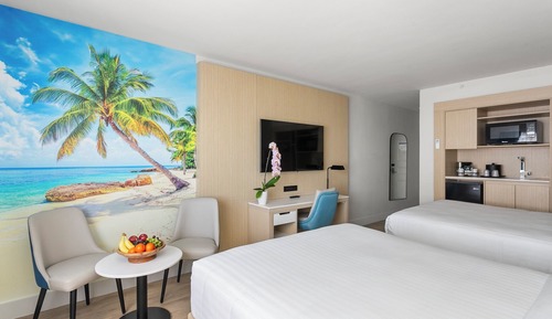 Deluxe Room, 2 Double Beds, Partial Ocean View
