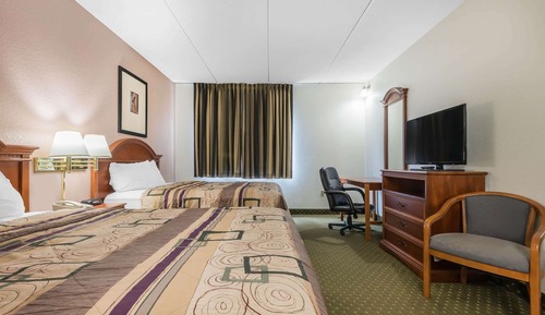 Standard Room, 2 Queen Beds, Non Smoking