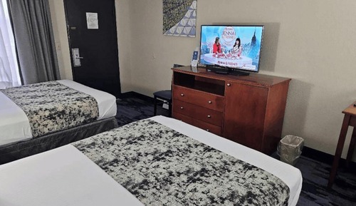Standard Room, 2 Queen Beds, Non Smoking, Microwave