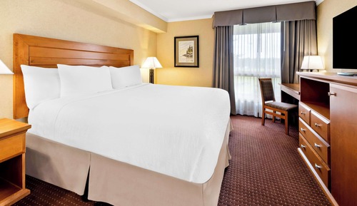 Suite, 1 King Bed, Non Smoking, Balcony
