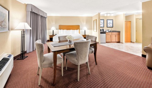 Suite, 1 King Bed, Non Smoking, Refrigerator & Microwave