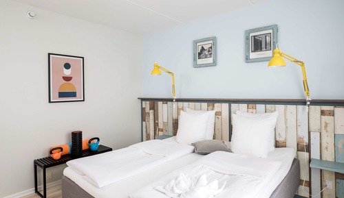 Business Room, 1 King Bed, Bathtub, River View