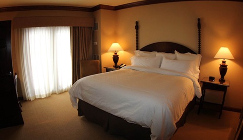 Deluxe Suite, 1 King Bed with Sofa bed, Courtyard View