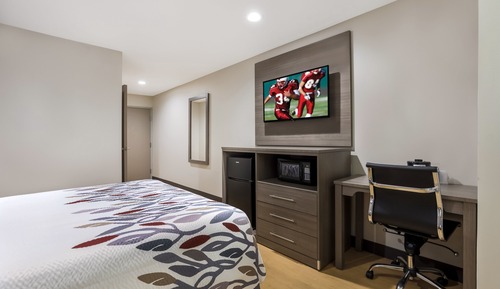 Deluxe Room, 1 Queen Bed, Accessible, Non Smoking