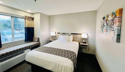 Standard Room, 1 Queen Bed, Accessible