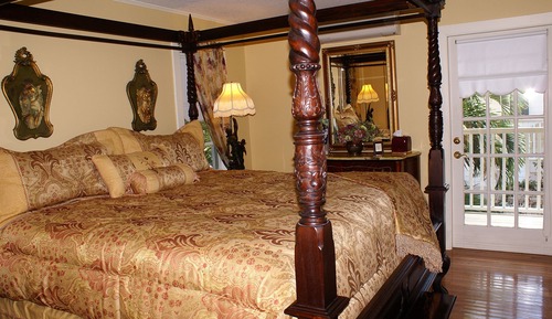 Renoir luxury suite