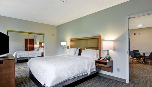 Suite, 1 King Bed, Non Smoking, Kitchen
