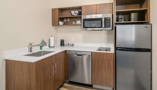 Suite, 1 Queen Bed, Accessible, Kitchenette (with Sofabed)