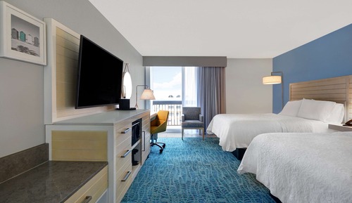 Room, 2 Queen Beds, Partial Ocean View