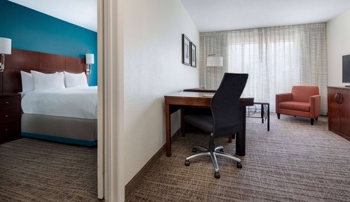 Suite, 1 King Bed with Sofa bed, Accessible (Mobility Tub One Bedroom)